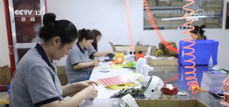 文創(chuàng)里的夏天 | “圈粉”又“吸金”，小文創(chuàng)撬動文旅大經(jīng)濟(jì)與深層次文化傳播